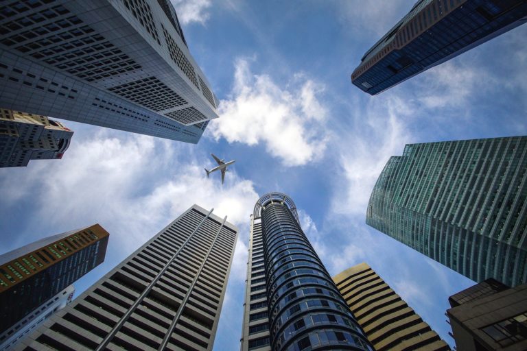 »الديار« ترحب بقرار تحديد المناطق التي يجوز لغير القطريين تملّك العقارات فيها