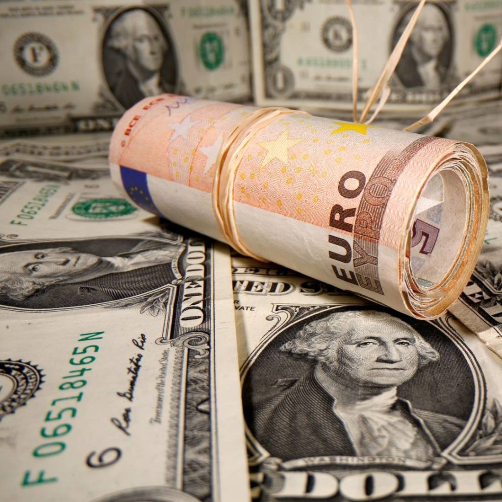 Euro, Dollar Steady after Omicron Fears Ease