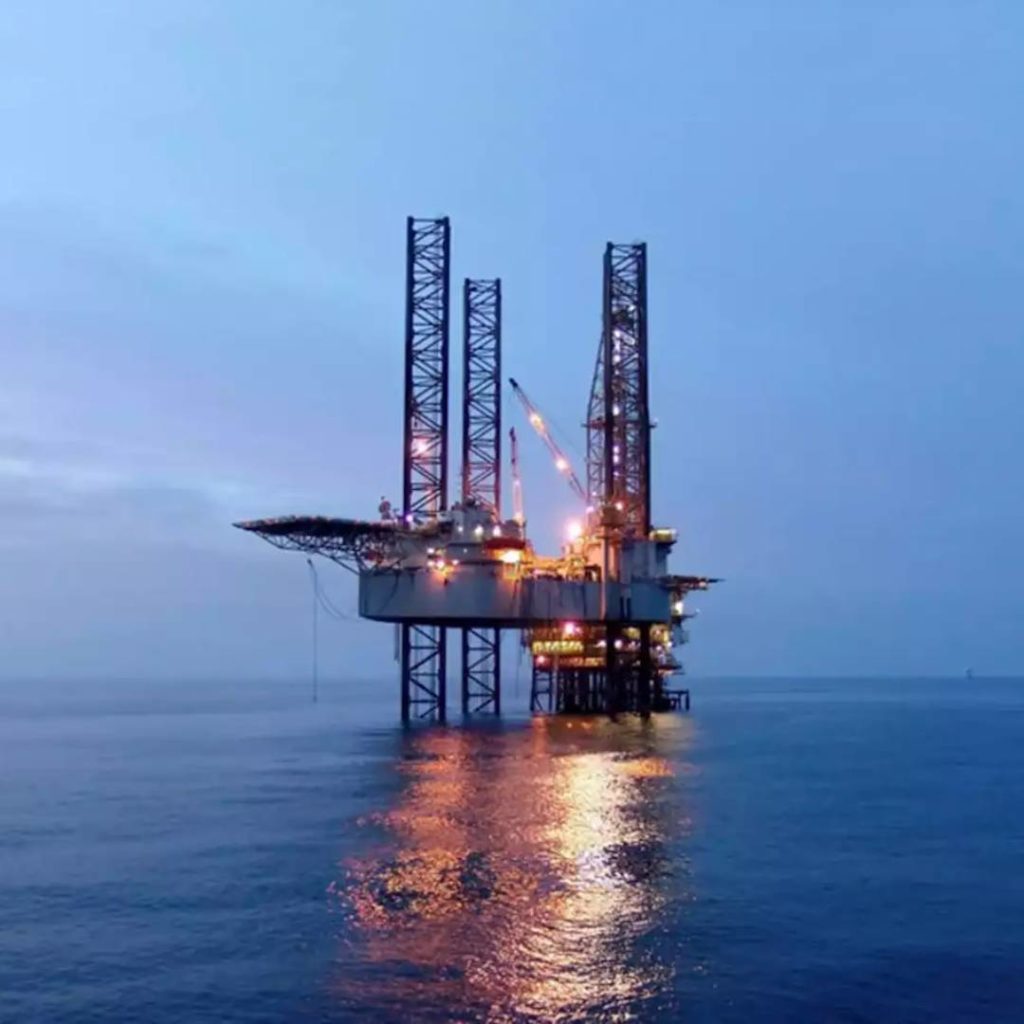 Oil surges to Multi-Year Highs as Russian Supply Shortfall Looms