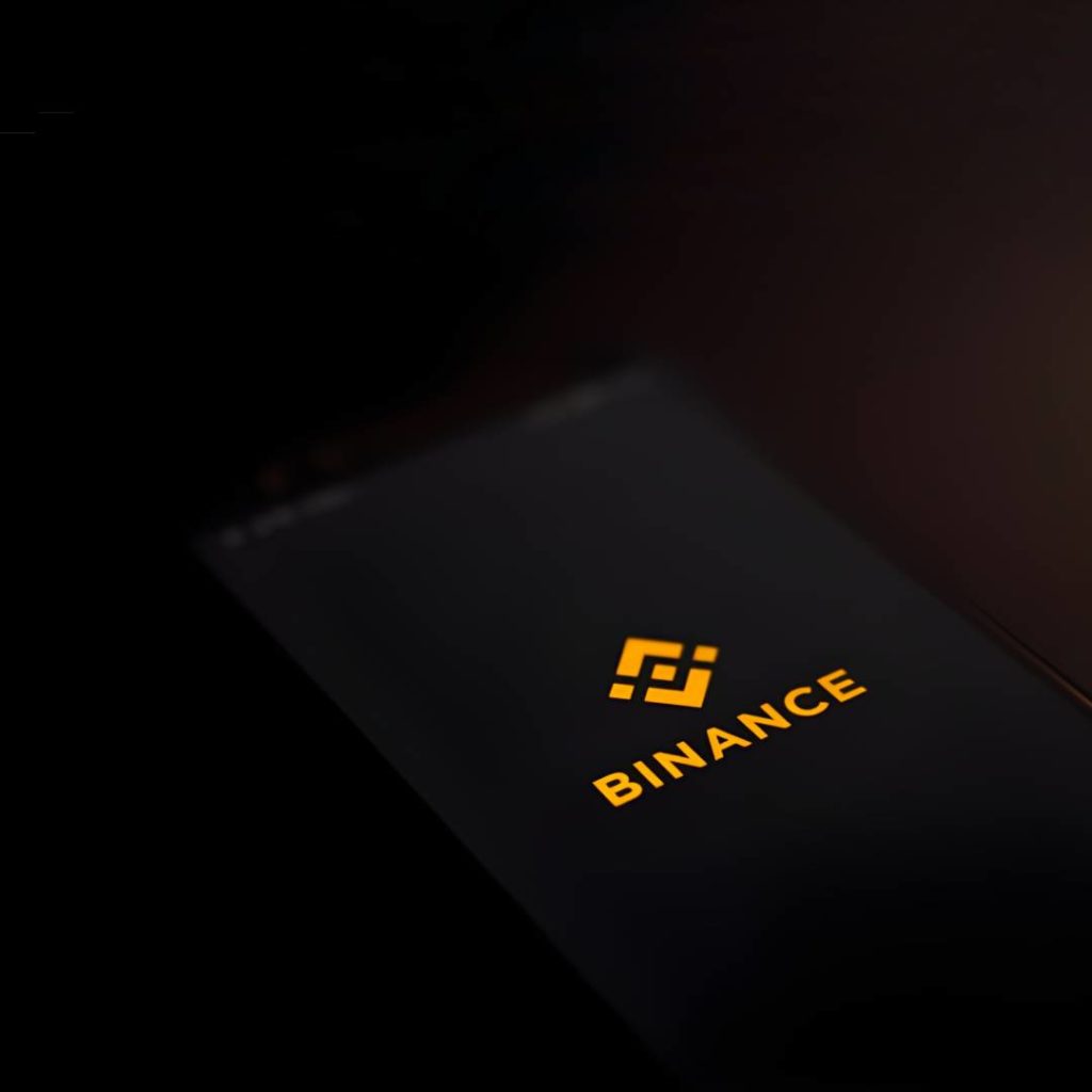BINANCE ملاذ للقرصنة والاحتيال وتجار المخدرات