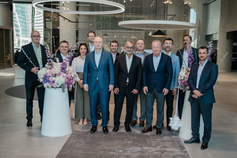 أبوظبي موتورز تكشف عن مستقبل بيع السيارات الفاخرة من خلال افتتاح أول صالة عرض Retail.Next من BMW في دولة الإمارات