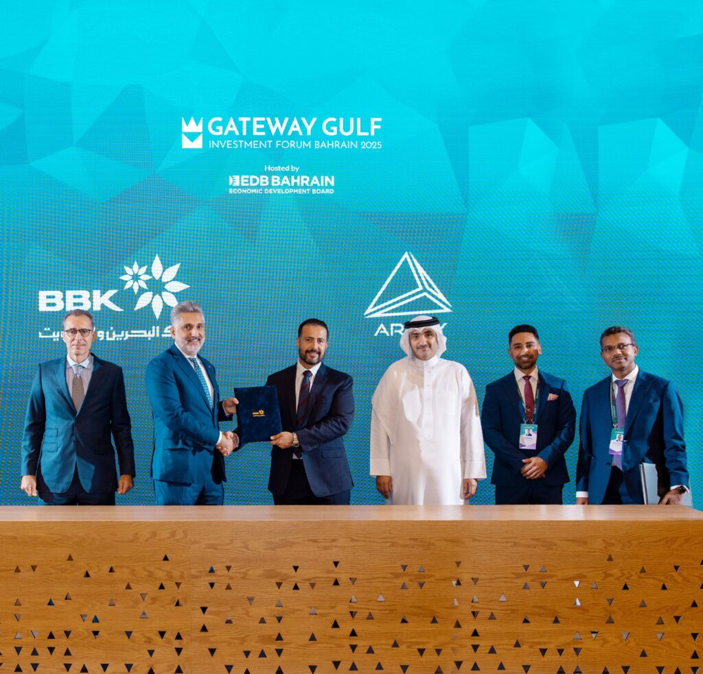 بنك البحرين والكويت يعقد شراكة استراتيجية مع شركة “أري” لإطلاق مركز الابتكار وتسريع التحوّل الرقمي